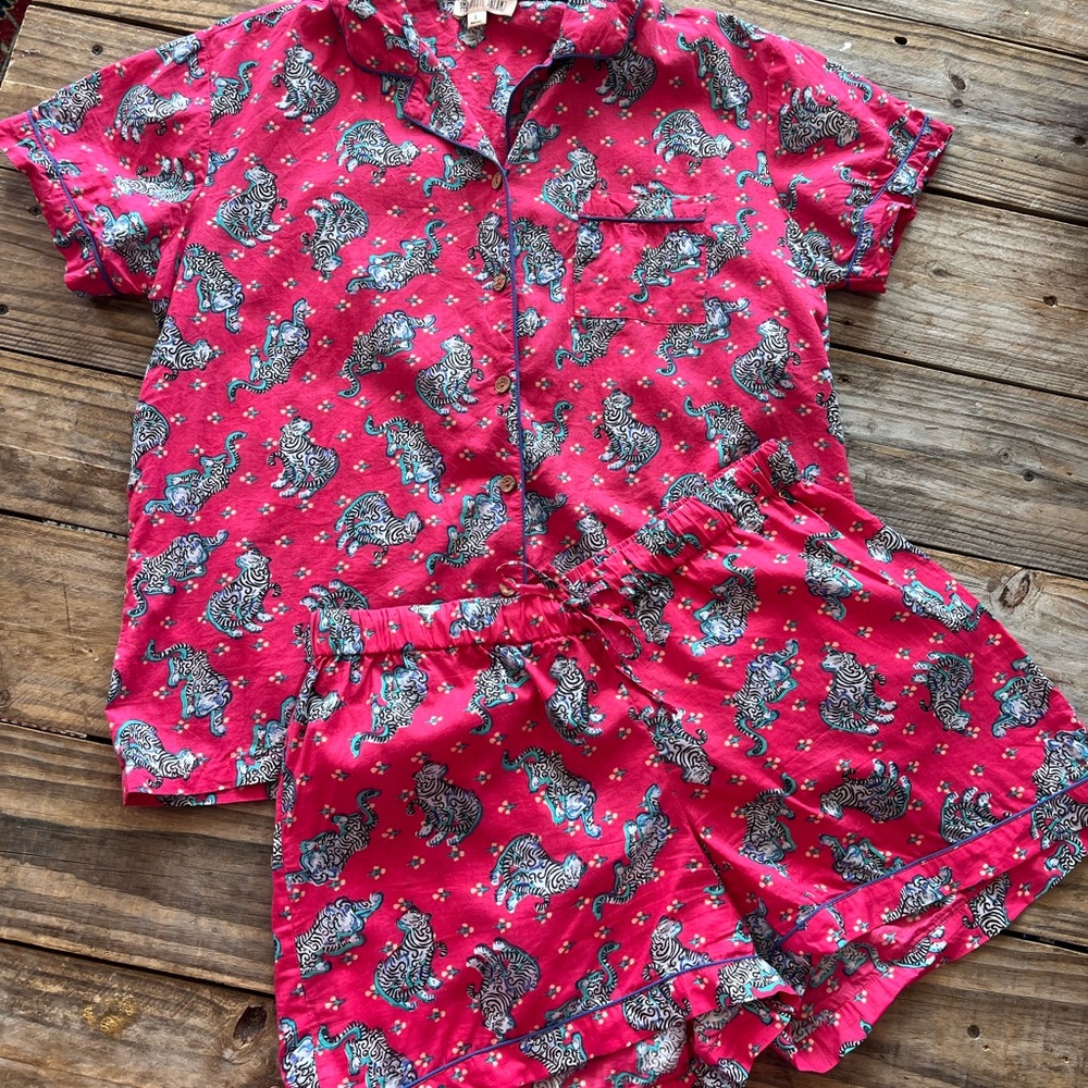 Women's Pink Tiger Print Pajama Set